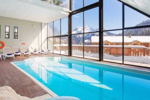 Piscine intérieure